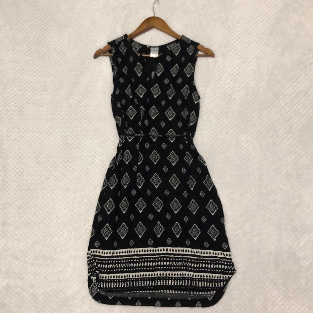 Time and tru sleeveless Shift dress